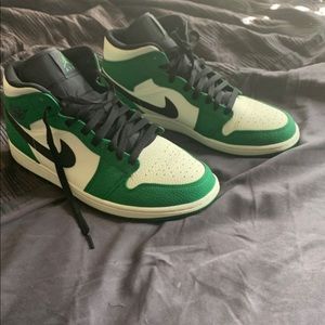 Jordan 1s size 11.5